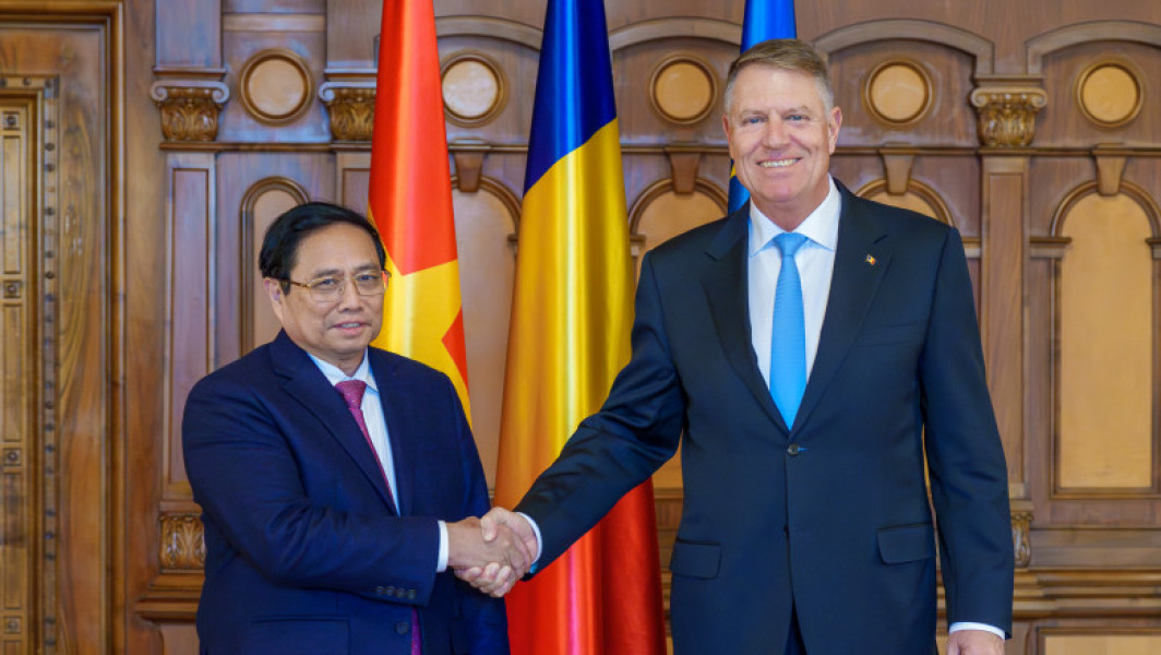 Iohannis discută cu premierul Pham Minh Chinh despre relaţia economică româno-vietnameză.