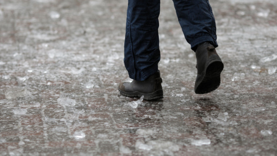 Avertizare meteo în toată țara: Ploi, ninsori și polei în zonele cu cod galben de viscol
