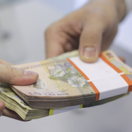 Ratele creditelor în lei scad ușor începând de astăzi