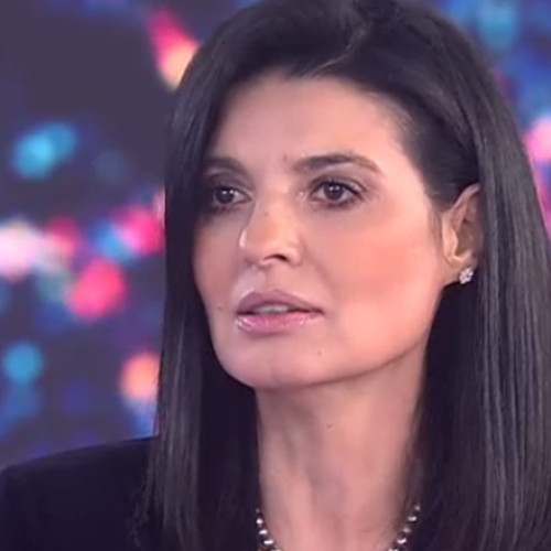Lavinia Sandru: O carieră diversificată în politică și media