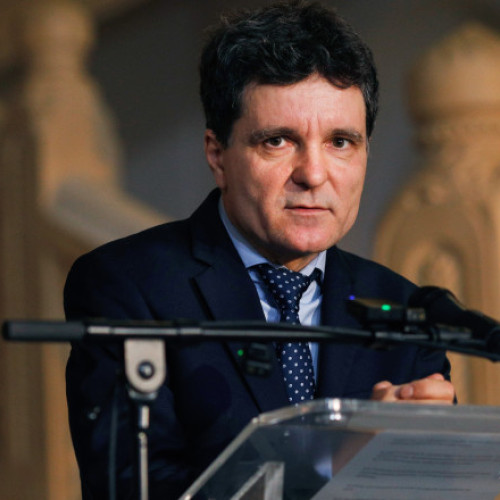 Nicușor Dan anunță candidatura la alegerile prezidențiale după succesul local