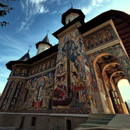 Tinerii de la Seminarul Teologic Liceal Ortodox &quot;Sf. Gheorghe&quot; din Botoșani, premiați la concursuri de arte