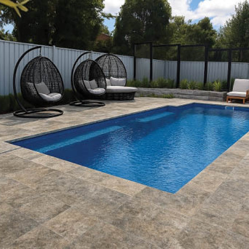Travertinul, soluția ideală pentru zona piscinei