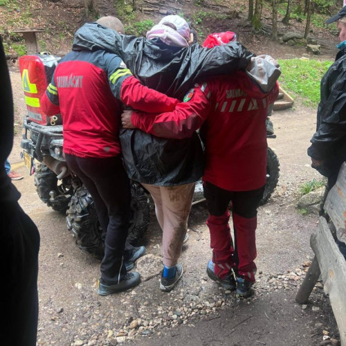 Intervenție a salvatorilor montani în Masivul Piatra Mare de 1 Mai