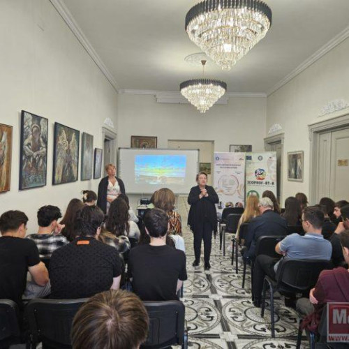 Elevii Seminarului Teologic Ortodox &quot;Sfantul Gheorghe&quot; din Botoșani participă la o sesiune de informare despre economia socială