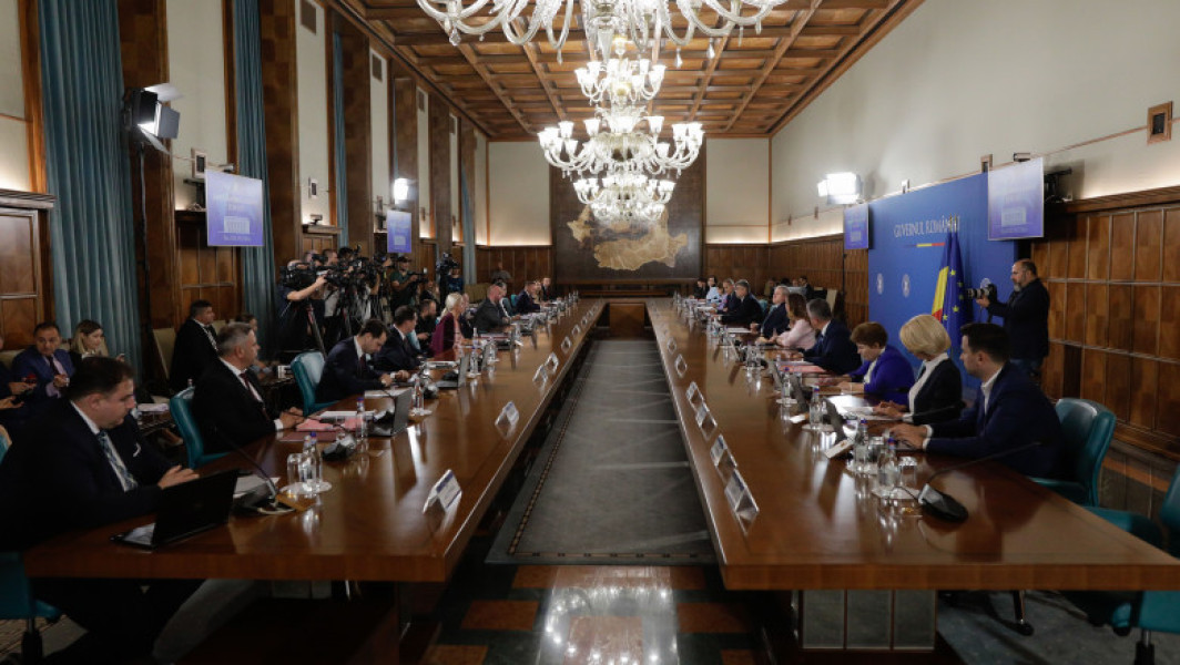 Dezvoltarea unui grup de juriști pentru gestionarea proceselor României cu Roșia Montană și Pfizer de către Guvern