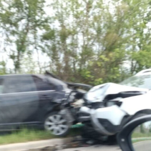 Un copil de doi ani, fiul fostului fotbalist Ionel Ganea, a decedat după ce a fost implicat într-un accident rutier, informează digi24.ro. Potrivit sursei, micuțul se afla în mașină cu tatăl său în momentul producerii accidentului, care s-a produs pe 9 mai, între localitățile Beclean și Făgăraș.