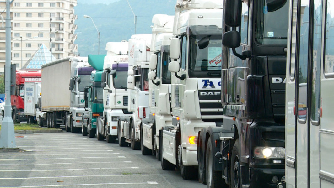 Ajutor financiar pentru transportatori: Reducere de 13 bani pe litrul de combustibil până la sfârșitul anului 2024