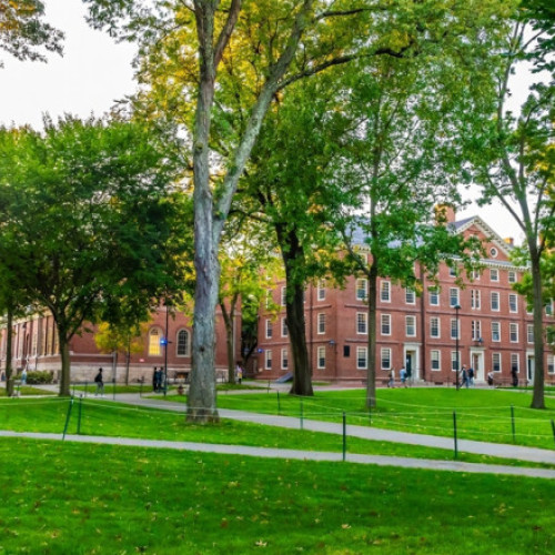 Ordonanță a Administrației Trump pentru a obține de la Universitatea Harvard documente interne despre studenţii săi străini