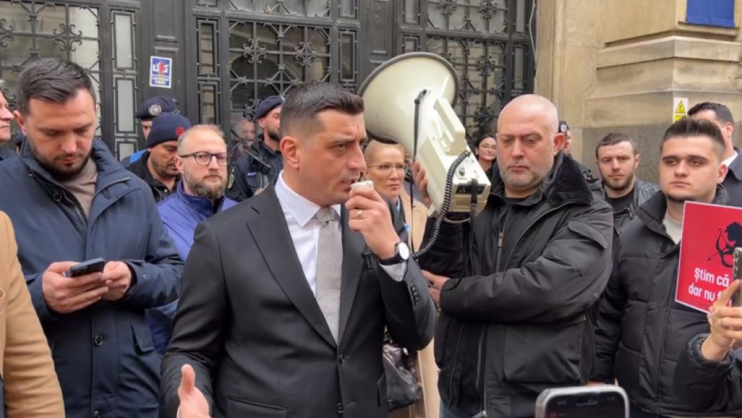 Știre: "Protest AUR față de comasarea alegerilor la sediul AEP implicând discuții între liderii partidelor aflate la guvernare