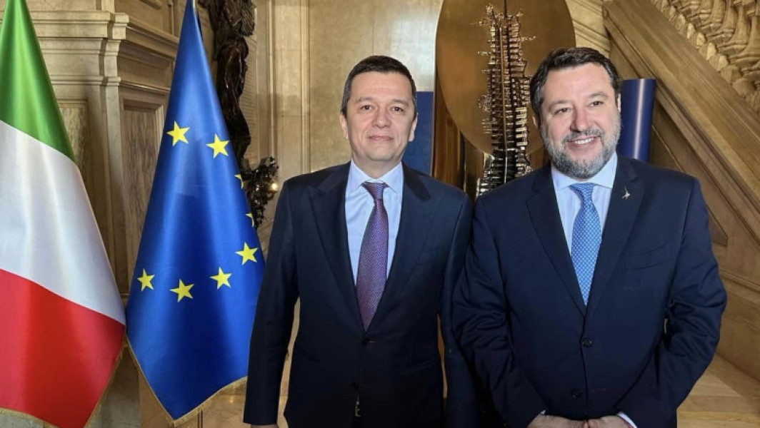 Prezentul articol are ca subiect realizarea interconectării rutiere pe traseul Marea Baltică - Marea Neagră - Marea Egee, prin teritoriul României.