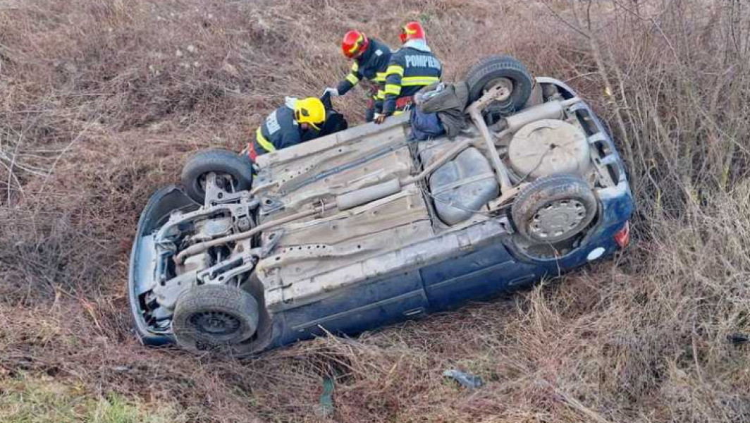 O fată de 10 ani a murit într-un accident rutier grav