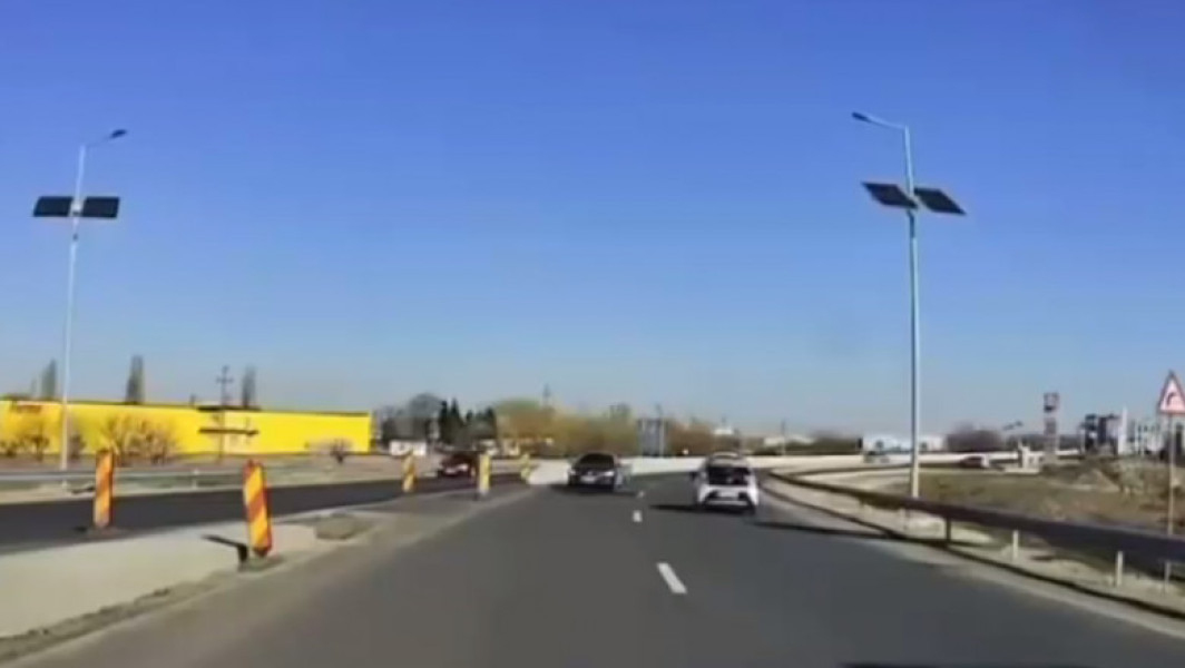 Șofer care circulă pe contrasens evită o tragedie pe DJ 691