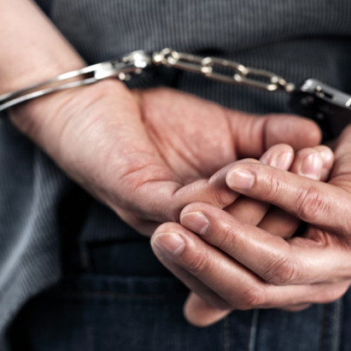 Polițist din Cluj, reținut în anchetă penală pentru tâlhărie