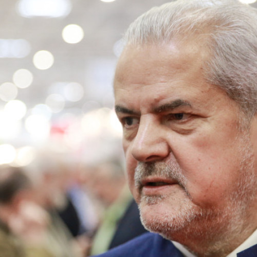 Năstase ironizează Vlad Gheorghe și îl numește „păcălici” după retragerea statutului de utilitate publică