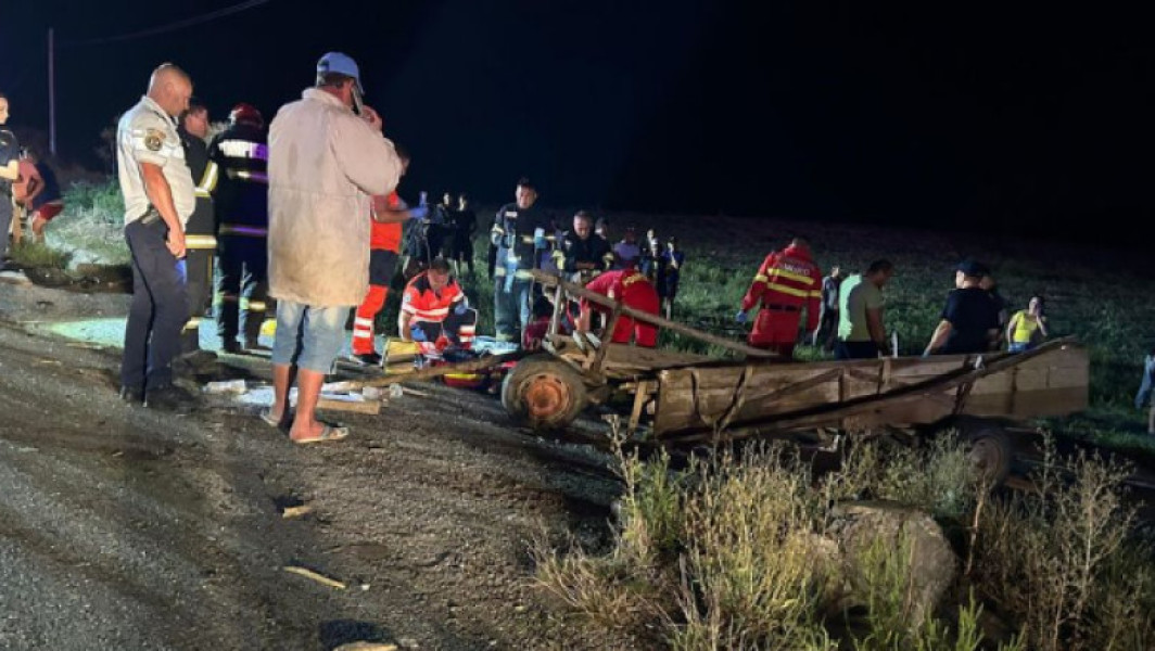 Accident rutier în Iași: autoutilitară lovește o căruță, cinci persoane implicate