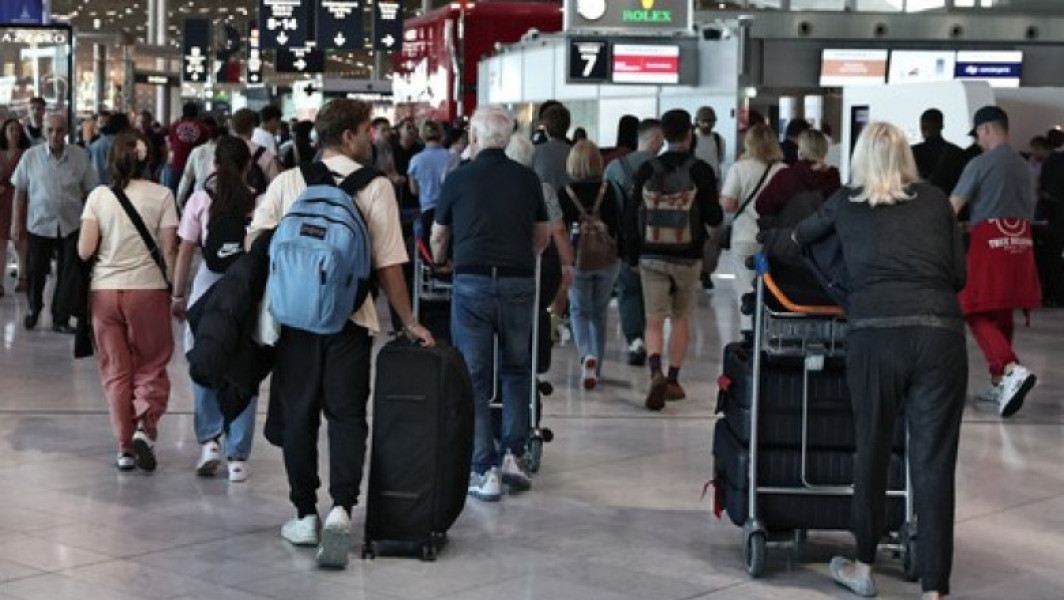 MAE avertizează românii despre grevă generală în Franța și oferă informații de trafic și contacte consulare