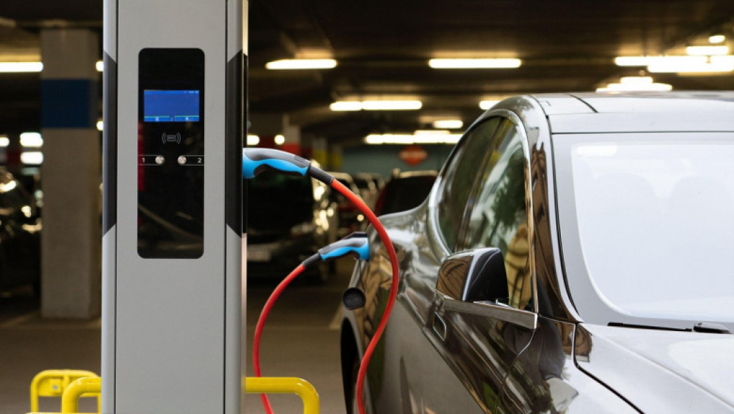Interes crescut pentru mașinile electrice în România, chiar și cu o subvenție mai mică de 5.000 de euro