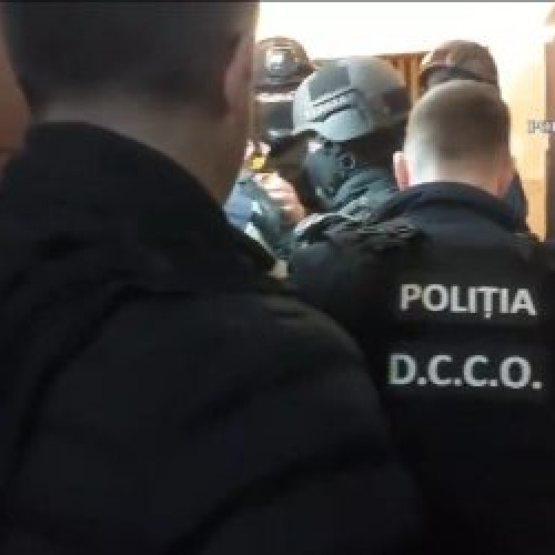 Accidentele și victimile din două evenimente rutiere la interval de o oră - două persoane rănite grav (FOTO)