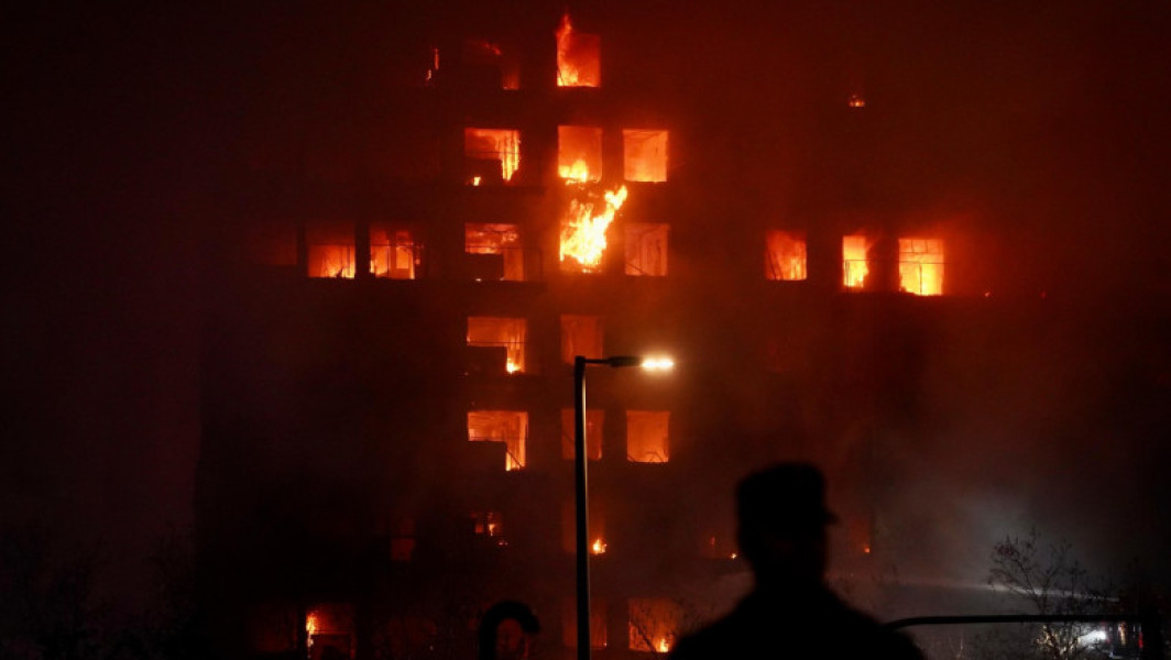 Valencia, tragedie de neimaginat - Familia cu copii mici, printre victimele incendiului devastator.