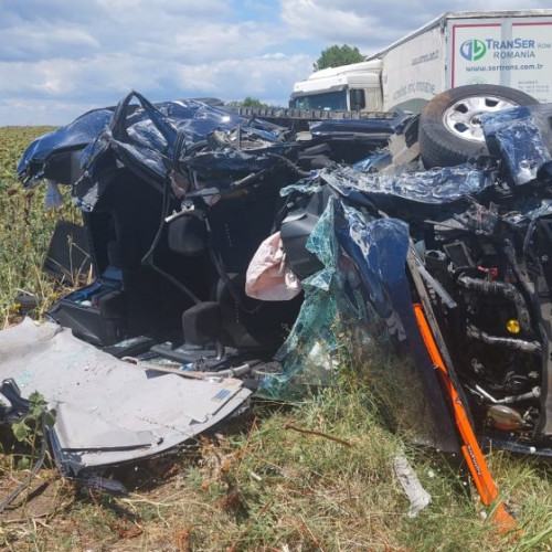 Accident mortal la Zimnicea și Fântânele. Un bărbat a decedat, o femeie și un copil în stare gravă în urma unui accident rutier.