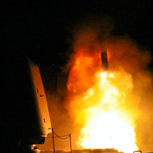 Trump ar putea cere lui Putin să permită fărărământarea rachetelor Tomahawk pentru Ucraina