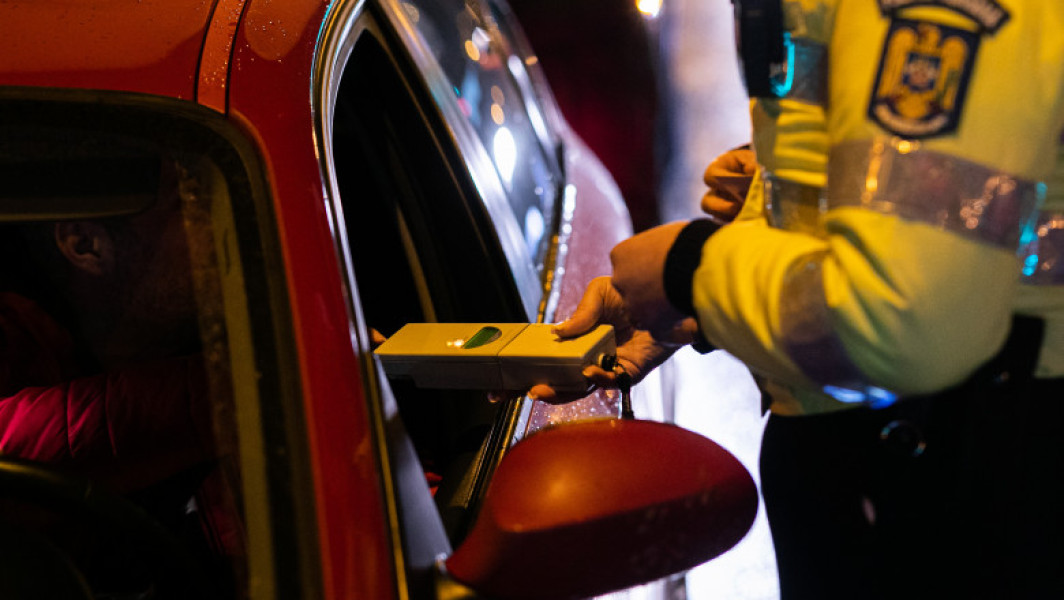 Polițiștii din București au dat amenzi de 123.000 de lei și au reținut 53 de permise pentru consum de alcool