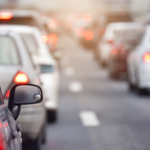 Ce tip de automobil ar alege românii dacă ar avea suficienți bani: date dintr-un sondaj