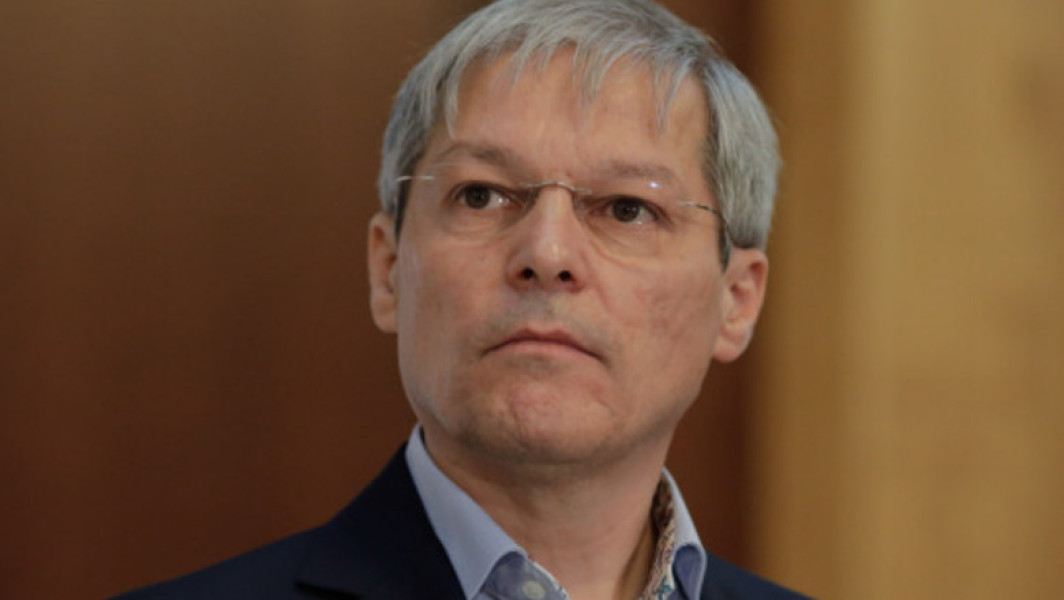 Cioloș: Ciolacu, pus în situația ridicolă de a deveni „paharnic" al lui Iohannis