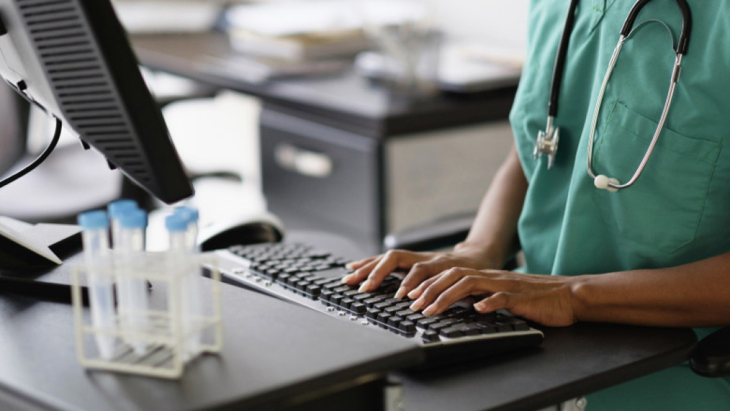 Asistentă Medicală de la Spitalul din Galați, Acuzată de Furt și Însușire de Bani și Bunuri de la Colegi și Pacienți