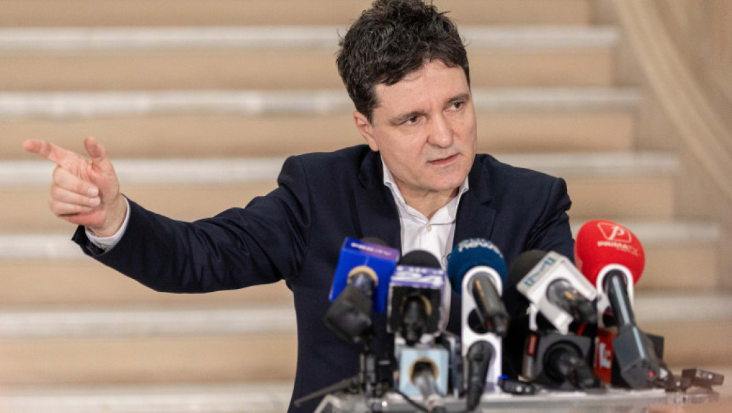 Nicușor Dan se luptă cu rechinii imobiliari din București și îi provoacă la o întrecere pentru candidatura la alegerile locale