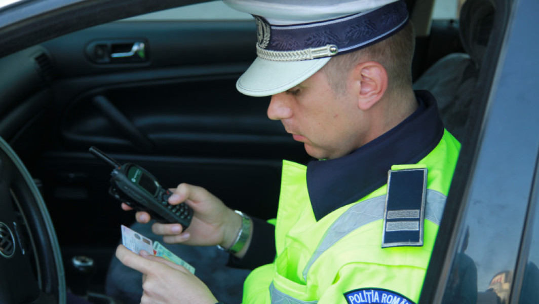 Polițiști obligați să reducă viteza indicată de radar cu până la 10%, pentru a evita sancțiuni supărătoare. Modificare adusă de inițiativa Profit.ro.