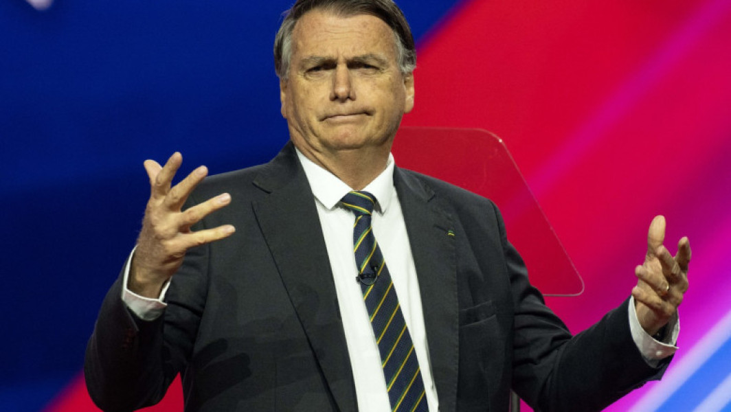 Ancheta poliției privind presupusa hărțuire a unei balene de către fostul președinte Bolsonaro