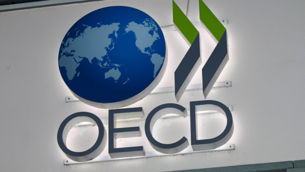 România, oficial acceptată de OCDE pentru aderare, după primul aviz formal dat de Comitetul Înalţilor Funcţionari pentru Buget