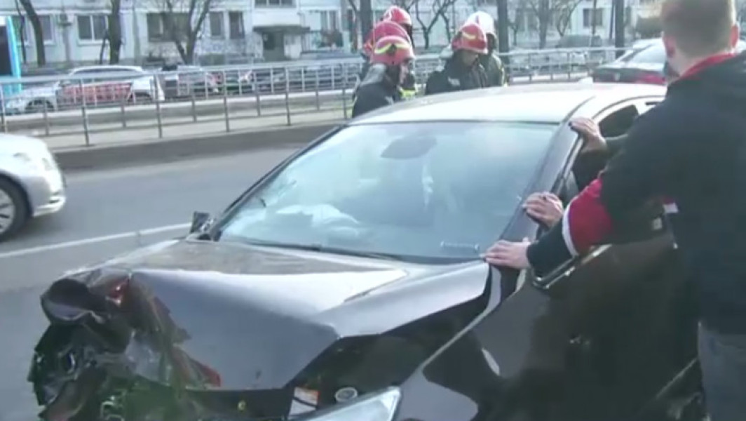 Șofer drogat a distrus mașini pe un bulevard din București

  Un șofer drogat a înregistrat momente de groază pe un bulevard din București: mașini lovite și permisul suspendat.