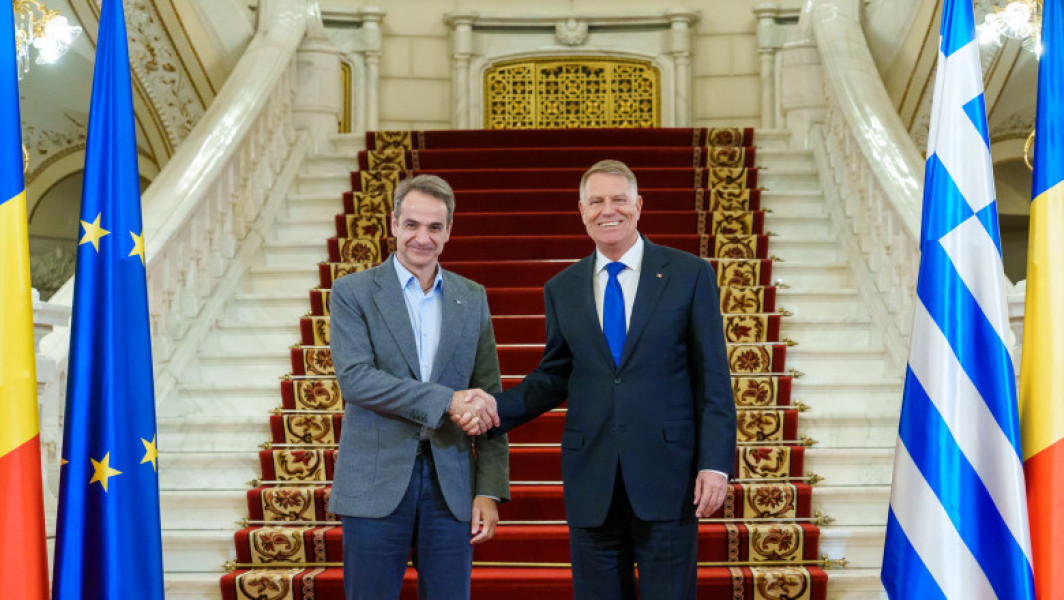 Președintele Iohannis l-a întâmpinat pe premierul Greciei la Palatul Cotroceni în contextul incidentelor de la Odesa.