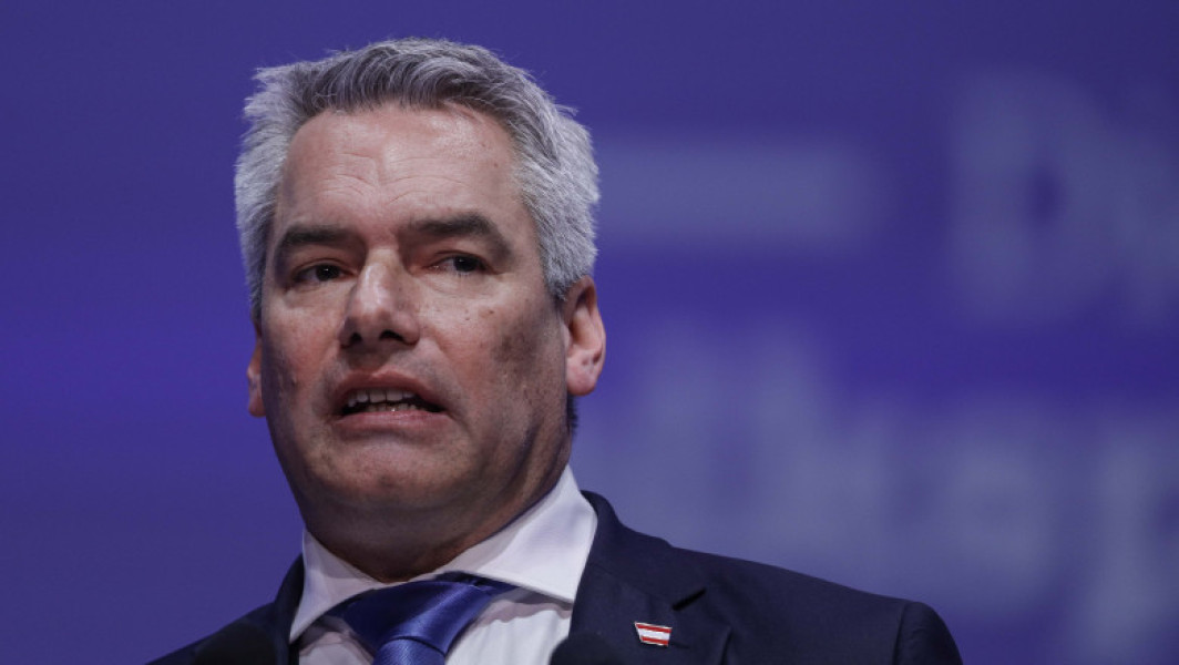 Cancelarul austriac Karl Nehammer blochează aderarea României la Schengen