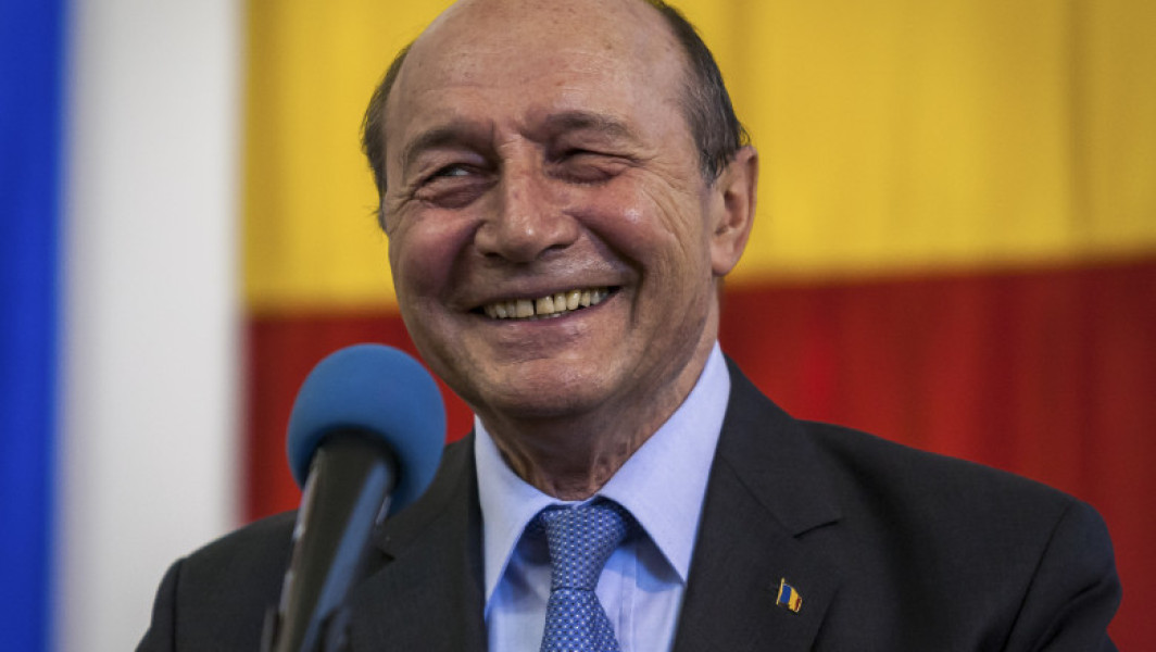 Klaus Iohannis își anunță candidatura pentru postul de secretar general al NATO. Traian Băsescu, o reacție ironie.
