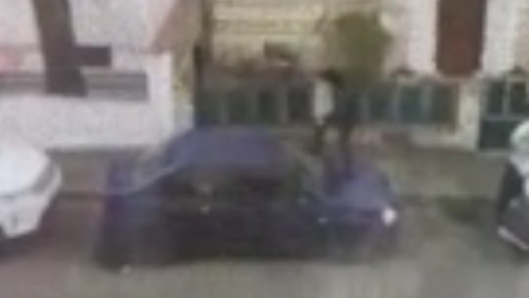 Barbat arestat dupa agresarea si amenintarea unei femei, pe o strada din Bucuresti
