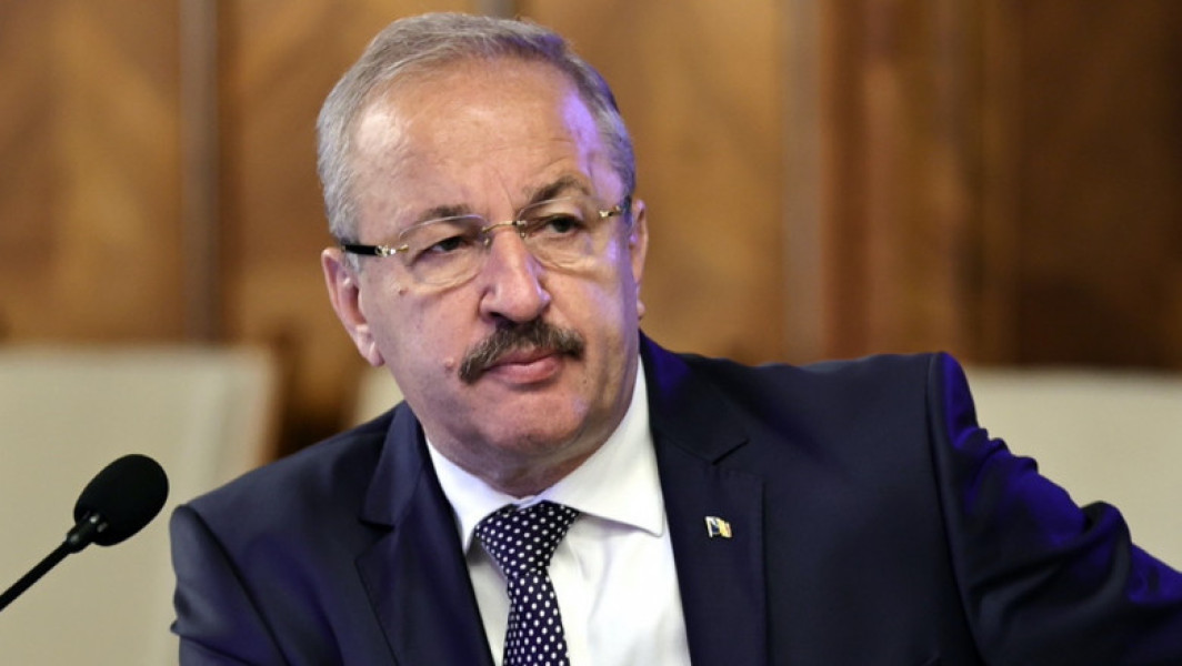 Titlu: "PSD si PNL nu cad de acord cu candidatul la Primăria Capitalei, discuțiile se reiau luni