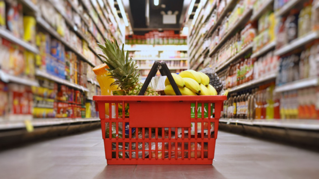 Ciolacu propune prelungirea plafonării prețurilor la alimentele de bază până la sfârșitul anului. Măsura justificată până la scăderea inflației.