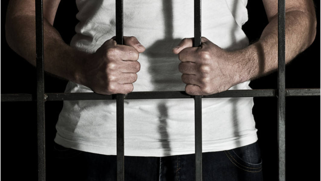 Barbat din Dolj, condamnat in Italia la inchisoare, retinut de politie pentru obligarea unei minore sa se prostitueze