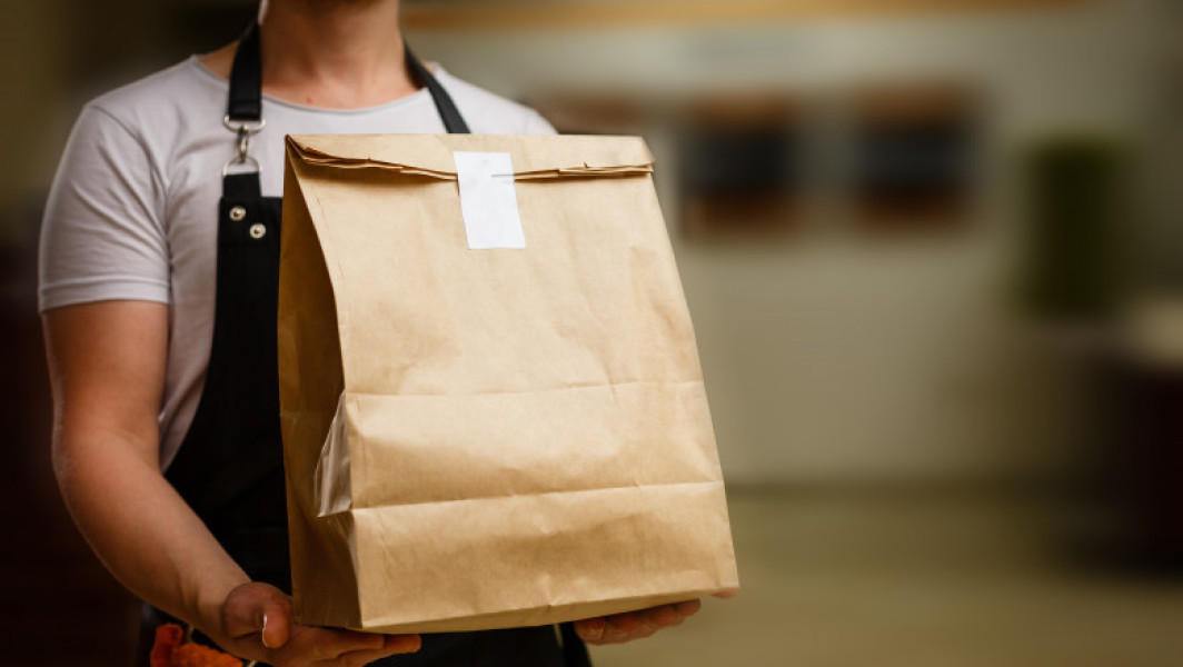 Reguli noi impuse în restaurante pentru reducerea risipei alimentare