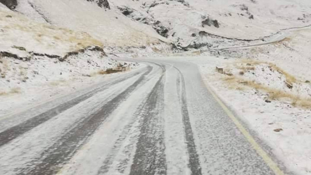 Dezbatere asupra deschiderii mai rapide a Transalpinei între drumari și cabanieri