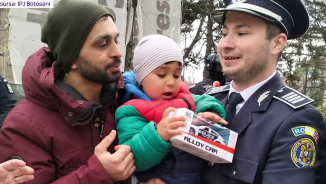 Moment emoționant la Botoșani: Aryan se întâlnește cu polițiștii care l-au salvat și primește cadouri