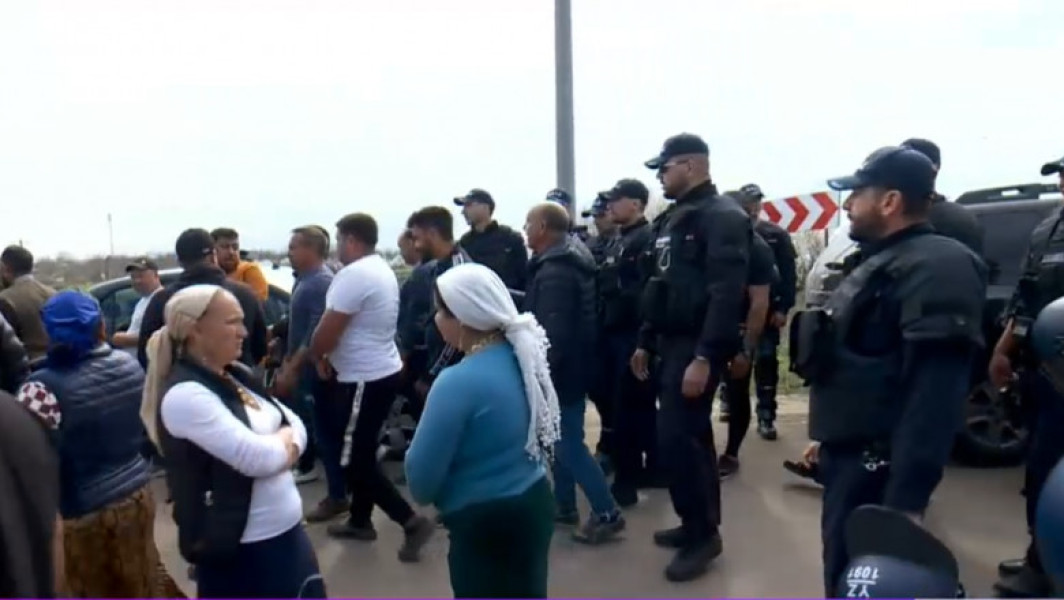 Scandal la depozitul ilegal de fier vechi din Călărași: Polițiștii și jandarmii au intervenit alături de garda de mediu pentru a combate practicile ilegale de depozitare.