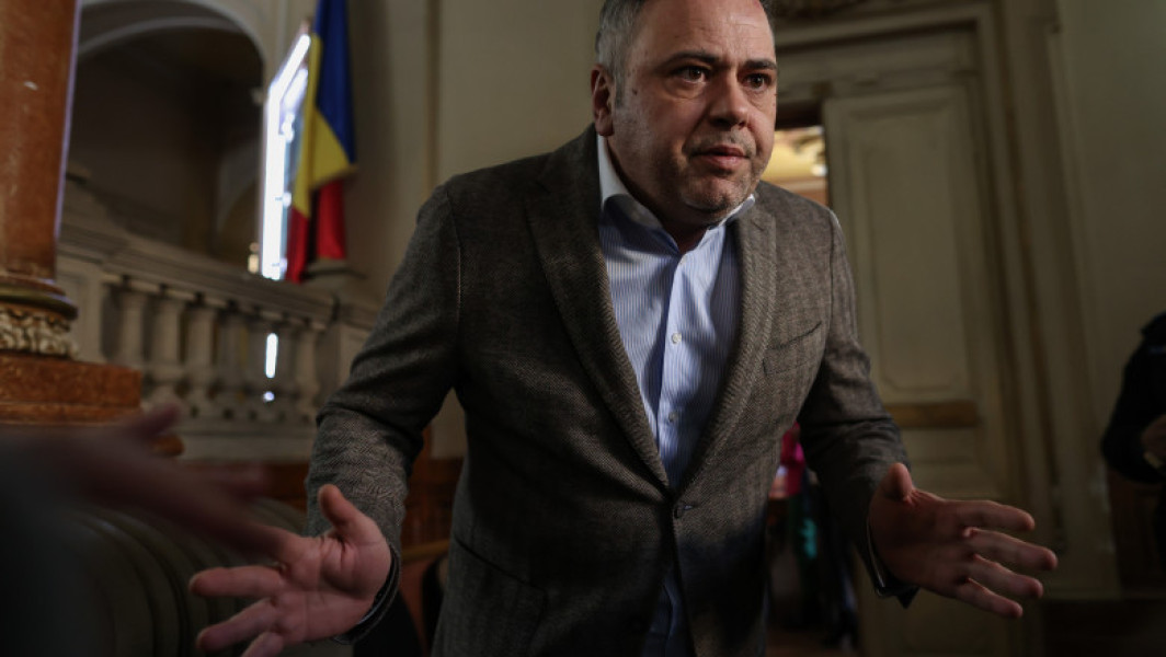 Ministrul Agriculturii: "Fermierii români nu vopsesc puii!" - Florin Barbu: "ANSVSA va dezvălui situația"; România produce 400 milioane de pui cu porumb.