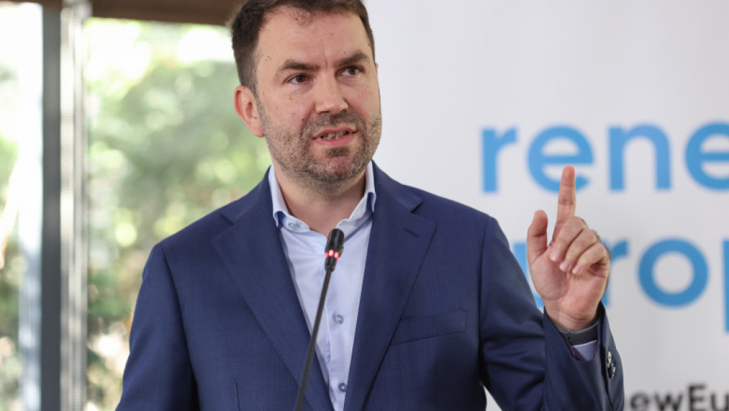 Cătălin Drulă cere explicatii despre drona nedetectată în Romania