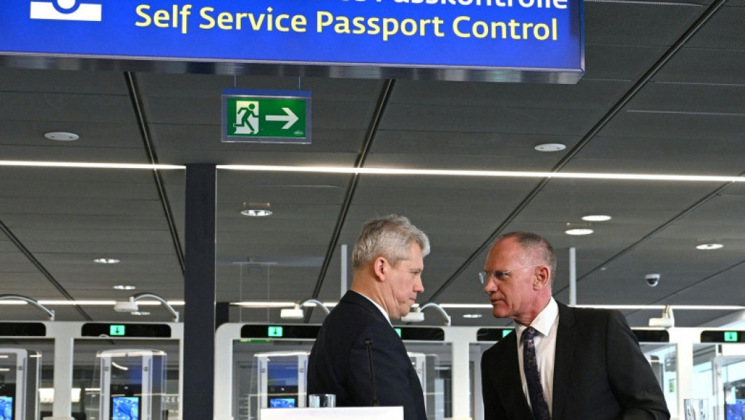 Karner refuză din nou, de față cu Predoiu, aderarea completă a României la Schengen: „Ar fi greşit să stabilim o dată concretă”