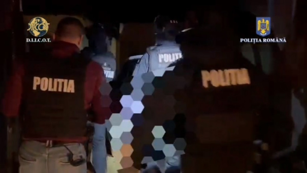 Percheziții pentru distribuirea de imagini cu minori în ipostaze sexuale